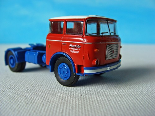 Brekina 71825 skoda - skoda, liaz