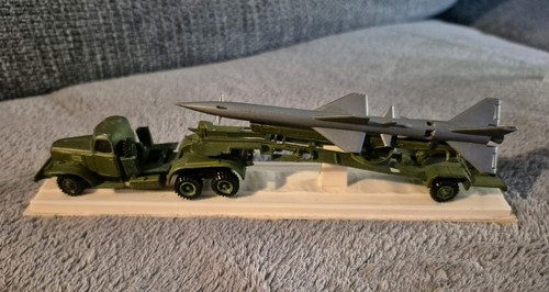 Espewe zil 157 mit rakete - zil, s-75